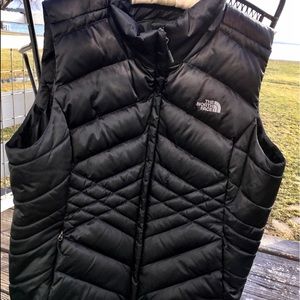 New North Face Aconcagua 550 Women’s XXL Vest